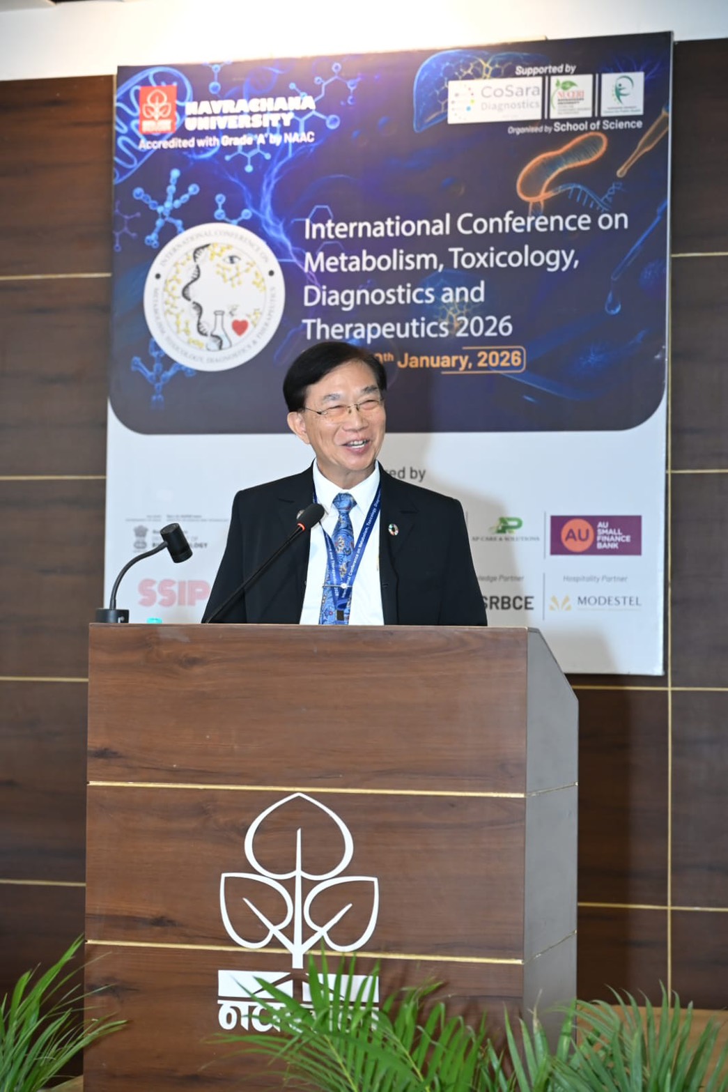 Dr. Chun-Kun Wang presenting