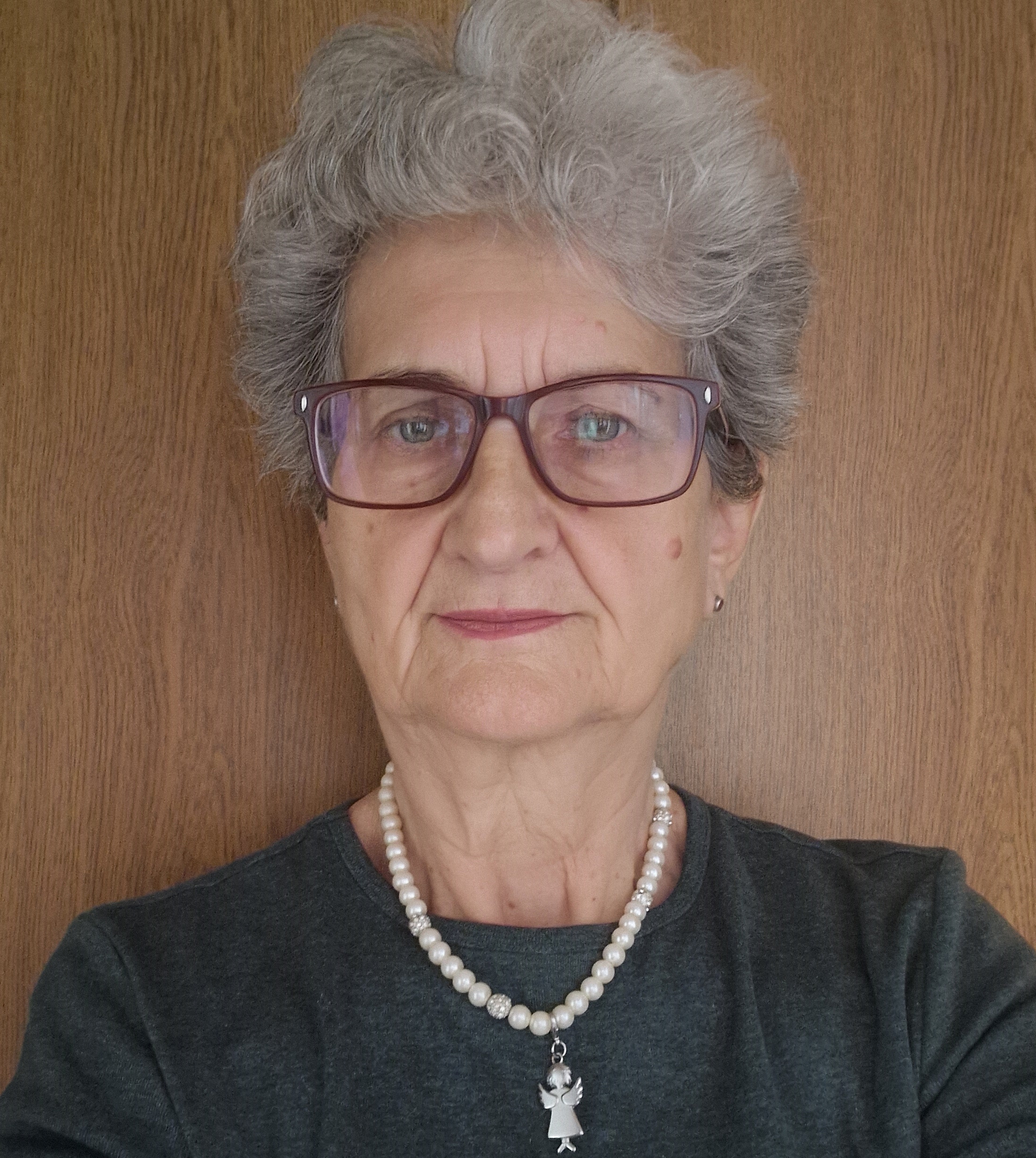 Dr. Elvira Gille